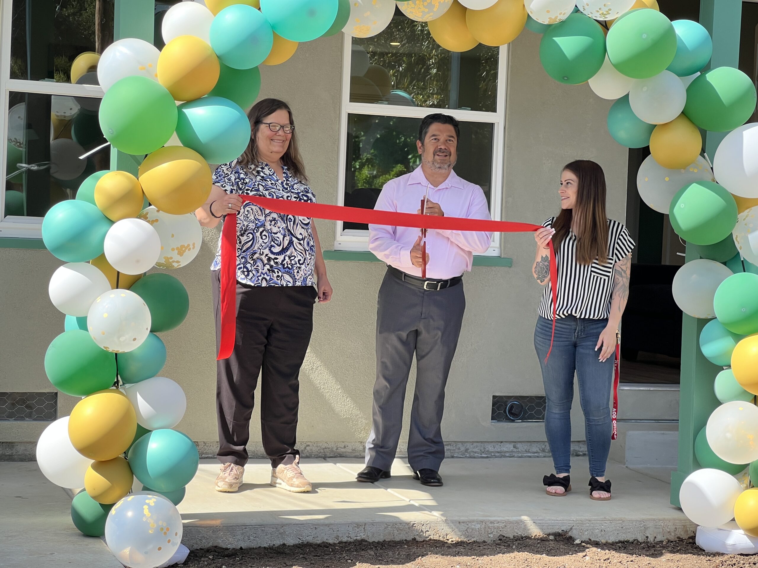 Bi-Bett's reopening a building called Emerald City