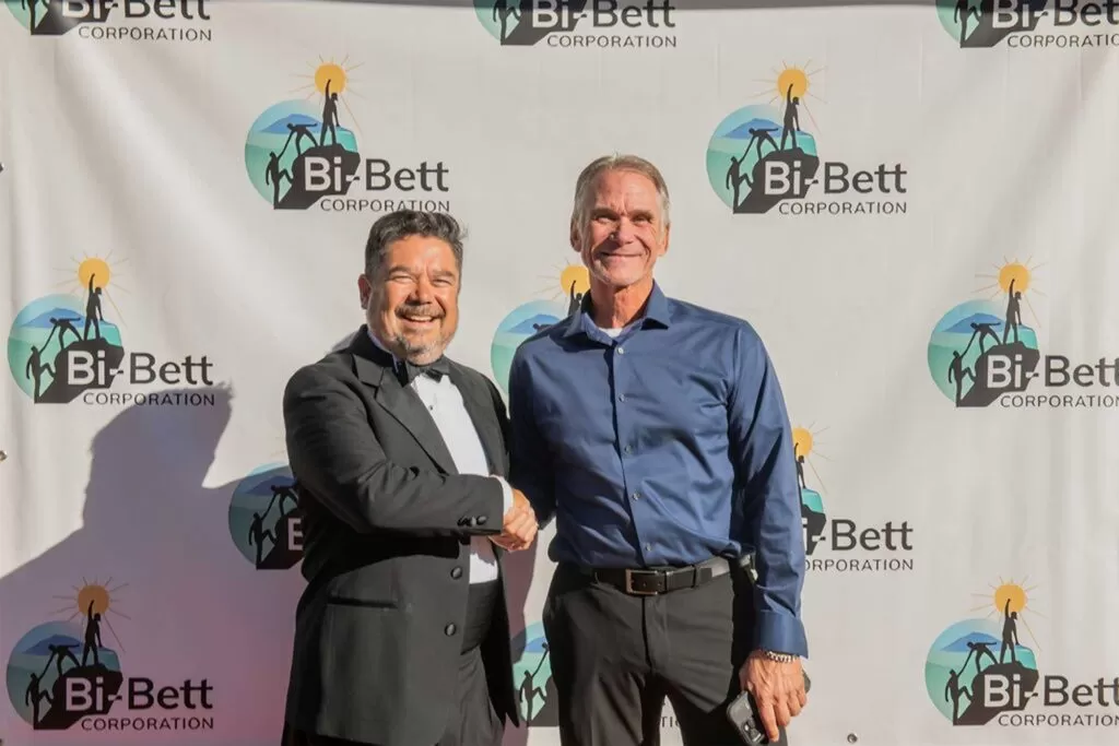 CEO Devan Cross with DVR Alumni President Brian Grimshaw